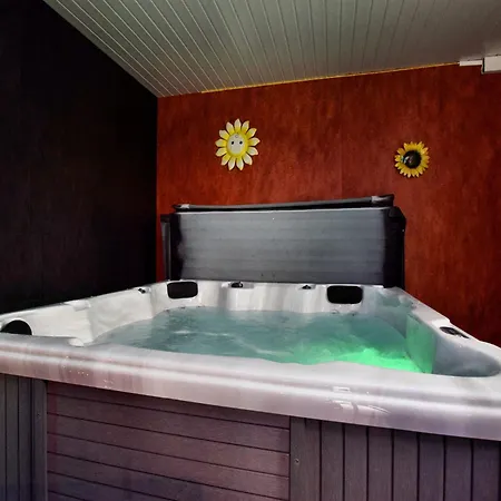 Modern Family With Wellness, Cleaning Included Holiday home *